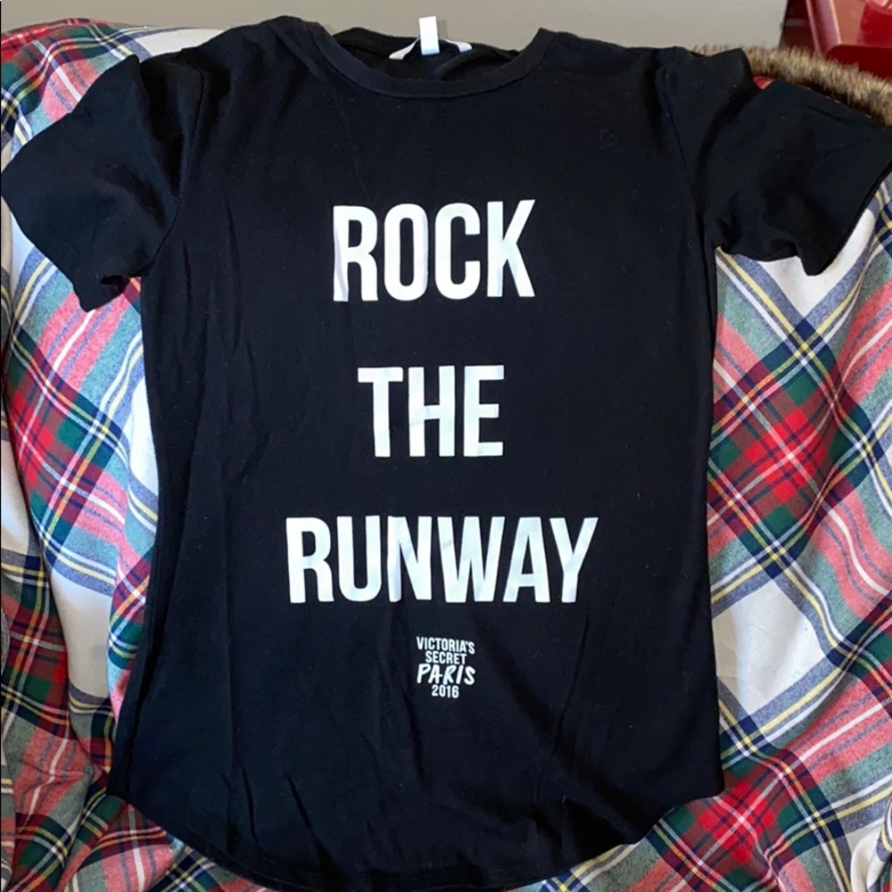 5/$20 LIMITED EDITION VICTORIA SECRET RUNWAY TEE